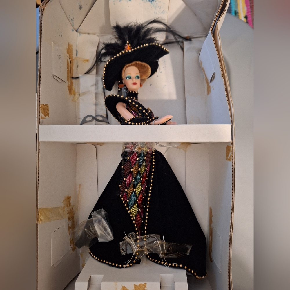 Bob Mackie Masquerade Ball Barbie - Black and Gold GREAT CONDITION